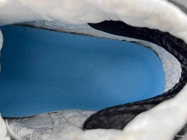 Bmlin Jordan 318376-041 23 UNC 0823